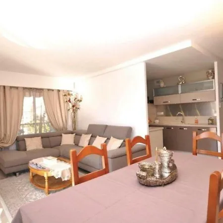 Appartement Flora 2